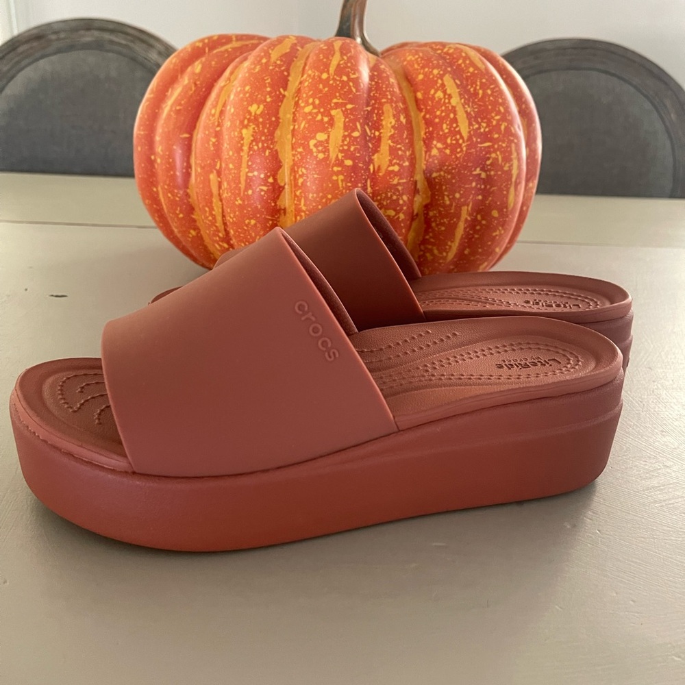 Women’s Crocs Sandals, Size 8